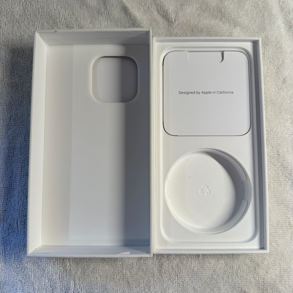iPhone 15 Pro Max, Blue Titanium (Box Only) - Picture 4 of 5